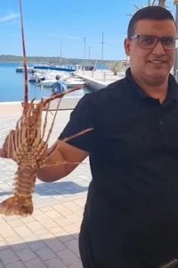 Presentación de Langosta El Pescador Fornells en Menorca